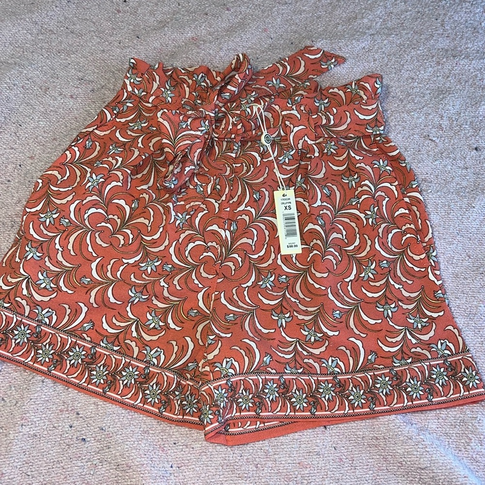 Max Studio NWT $88 Flowy Pink Floral Shorts Size XS